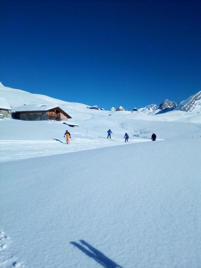"Chalet Les Aravis" Chalet Et Appartements Le Grand-Bornand Exteriör bild