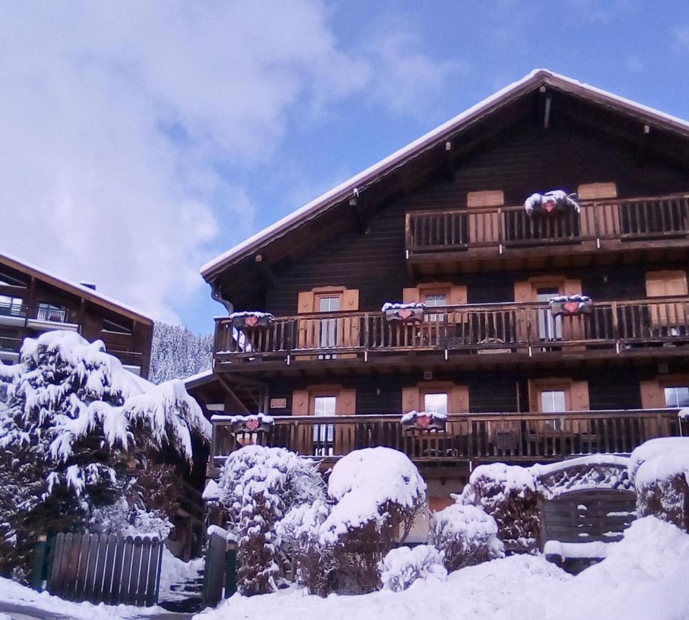 "Chalet Les Aravis" Chalet Et Appartements Le Grand-Bornand Exteriör bild