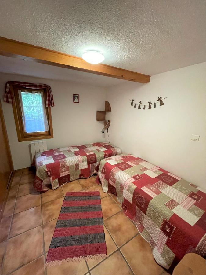 "Chalet Les Aravis" Chalet Et Appartements Le Grand-Bornand Exteriör bild