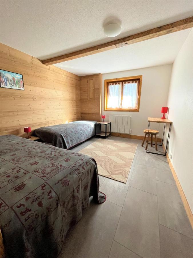 "Chalet Les Aravis" Chalet Et Appartements Le Grand-Bornand Exteriör bild