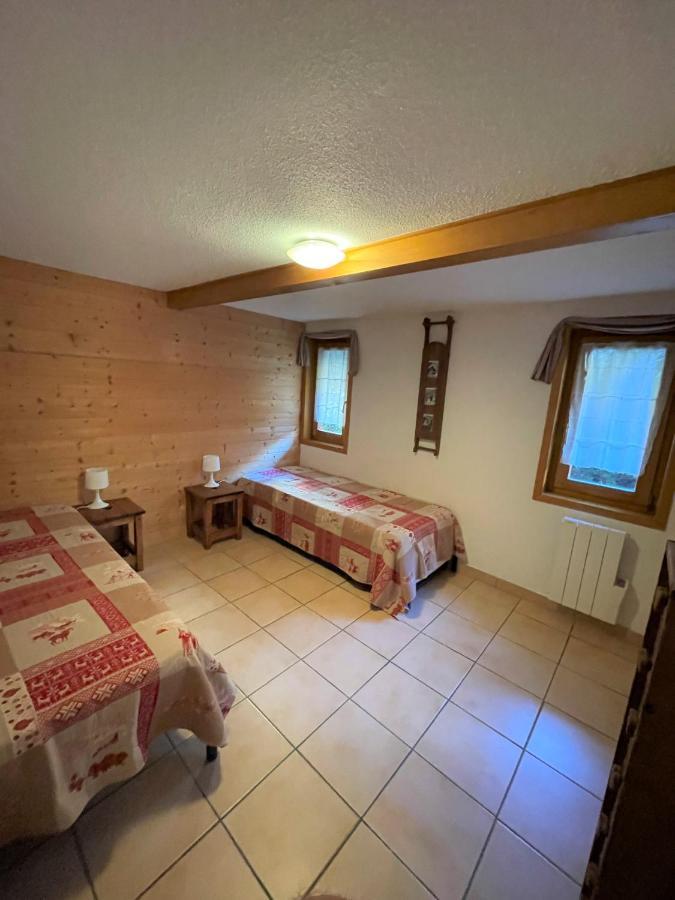 "Chalet Les Aravis" Chalet Et Appartements Le Grand-Bornand Exteriör bild