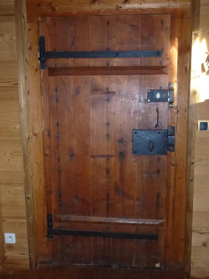 "Chalet Les Aravis" Chalet Et Appartements Le Grand-Bornand Exteriör bild