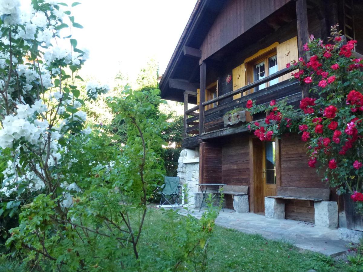 "Chalet Les Aravis" Chalet Et Appartements Le Grand-Bornand Exteriör bild
